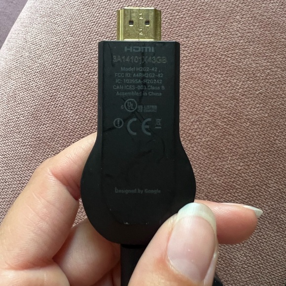 Google Chromecast HDMI Streaming Media Player H2G2-42 - Picture 2 of 3